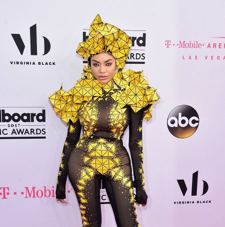 Dencia was born to Cameroonian and Nigerian parents.